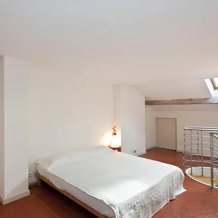 Appartement Ref 35 - Center - Duplex For Rent Cannes