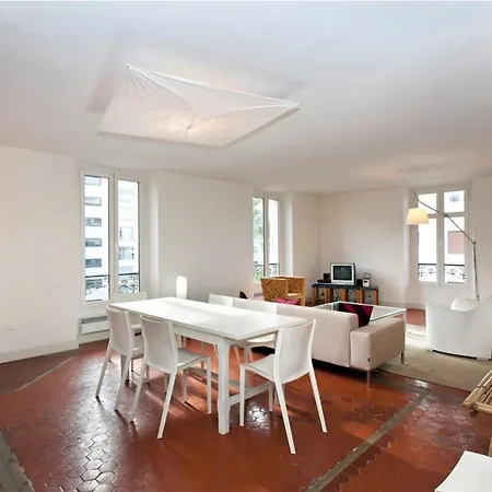 Ref 35 - Center - Duplex For Rent Cannes